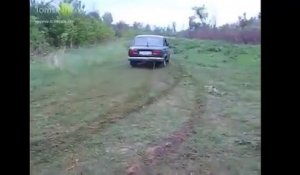 Drifter avec une Zestava en Russie dans les champs