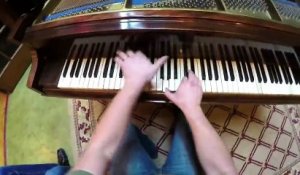 Un virtuose du piano a mis une Go Pro sur sa tête, le résultat est éblouissant !