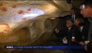 Hollande inaugure la réplique de la grotte Chauvet