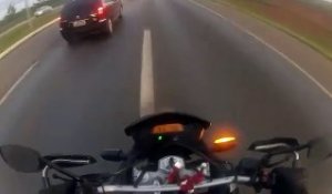 CHOC : un motard tué par un pneu