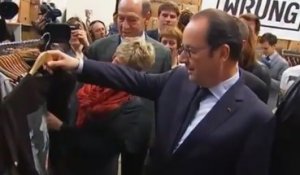 Un T-shirt à l’effigie de Jacques Chirac offert à François Hollande