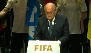 Crise à la Fifa : "Je suis sûr que d'autres mauvaises nouvelles sont à venir", déclare Blatter