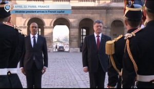 Accueil d'honneur du Président ukrainien Petro Porochenko aux Invalides pour sa visite officielle en France