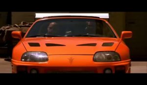 Fast and Furious : Paul Walker défie une Ferrari en Toyota Supra