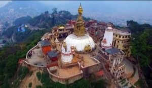 Séisme au Népal : la ville de Katmandou détruite vue depuis un drone
