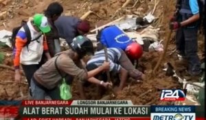 12 morts, 100 disparus dans un glissement de terrain en Indonésie