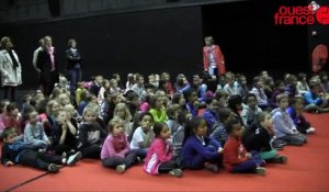 400 écoliers répètent avec Olifan au Normandy à Saint-Lô