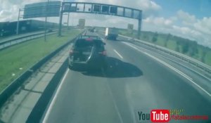 BMW X5 vs Camion 40 tonnes : coup de frein sur l'autoroute
