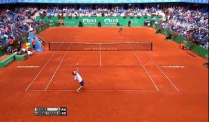 TENNIS : Federer passe en demi-finale