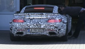 Spyshots : une Mercedes AMG GT un peu spéciale est en développement