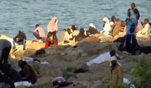 Des dizaines de migrants campent sur les rochers près de Vintimille