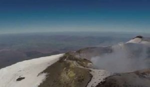 Le cratère de l'Etna vu du ciel