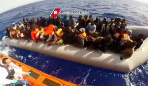 Plus de 200 migrants secourus par les garde-côtes italiens