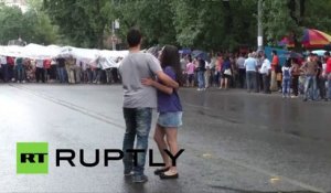 La danse sous la pluie lors de la manifestation #Electricyerevan