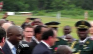 Au Cameroun, Hollande appuie la lutte contre Boko Haram
