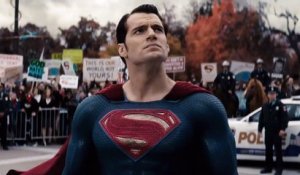 Batman v Superman Dawn Of Justice - Comic-Con Trailer - Official Warner Bros. UK