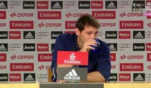 Les larmes de Casillas au moment d'annoncer son départ devant la presse