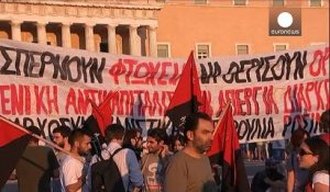Grèce : les fonctionnaires en grève contre l'accord passé avec les créanciers