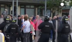 Nouveaux heurts durant la marche orangiste de Belfast