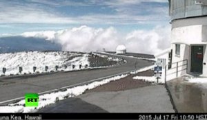 Le kaléidoscope du temps : un volcan de Hawaii frappé par une tempête de neige à la mi-juillet