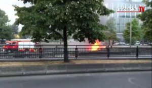 Une voiture en feu sur l'A1