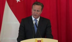 Cameron regrette une situation «très préoccupante» avec les migrants à Calais