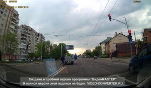 Un piéton russe s'en prend à un automobiliste qui a faillit l'écraser