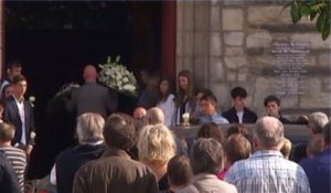 Les obsèques des quatre jeunes tués à Rohan à travers nos télés, en 42 secondes