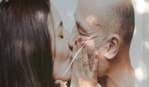 Royan : une expo sur les baisers vandalisée