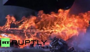 Donbass : secouristes luttent contre l’incendie d’une sous-station électrique touchée par un obus
