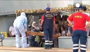 Plus de 400 migrants secourus en Méditerranée débarquent en Sicile