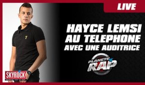 Hayce Lemsi au téléphone avec une auditrice dans Planète rap !