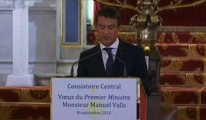Droit d'asile : "On ne trie pas en fonction de la religion", déclare Manuel Valls
