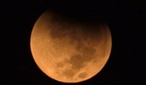 Eclipse de lune et lune rouge visibles dans le monde entier