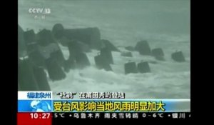 Le super-typhon Dujuan fait deux morts à Taïwan