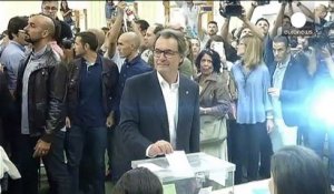 Catalogne : le président indépendantiste convoqué pour "désobéissance civile"