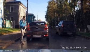 Doubler une voiture qui bloque la circulation