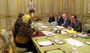 Hollande en faveur d'un plan de développement pour l'Afrique afin de contrer les flux migratoires