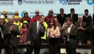 La présidente de l'Argentine improvise une danse endiablée sur scène