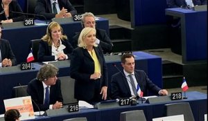 On a recréé la passe d'armes entre François Hollande et Marine Le Pen à Strasbourg