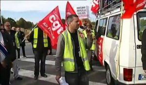 Des salariés d'Air France se rassemblent pour dénoncer la "criminalisation" du personnel
