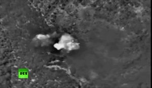 Raid aérien russe sur un entrepôt de munitions et d’armes près de Jubb al Ahmar