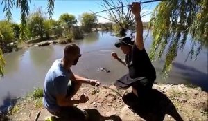 Slackline au-dessus des alligators