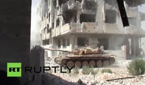 Découvrez les combats féroces en première ligne de l’armée syrienne qui avance près de Damas
