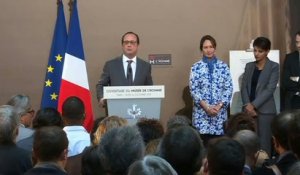 Hollande célèbre "l'unité et la diversité" de l'espèce au musée de l'Homme