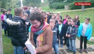 La Roche-Jagu (22) Valérie Trierweiler devant 73 écoliers