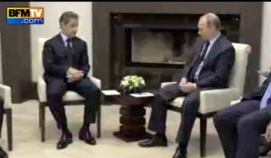 La poignée de main entre Sarkozy et Poutine: "Je serai toujours un ami de la Russie"