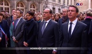 Une Marseillaise poignante entonnée à la Sorbonne en présence de François Hollande en hommage aux victimes des attentats