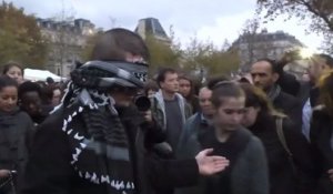 "Je suis musulman, si vous me faites confiance, faites-moi un câlin"