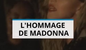 Madonna chante place de la République